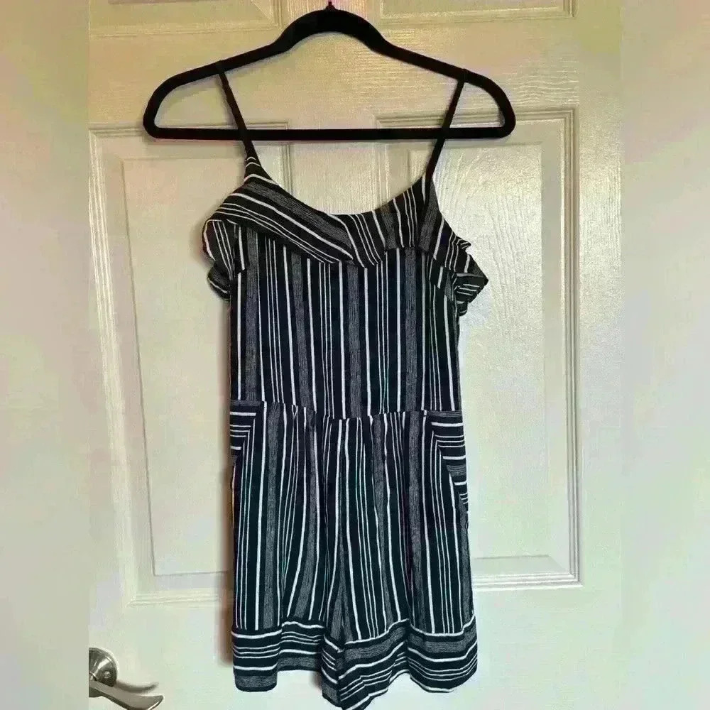 LOFT nautical classic ruffled romper size 0 - Picture 3 of 12
